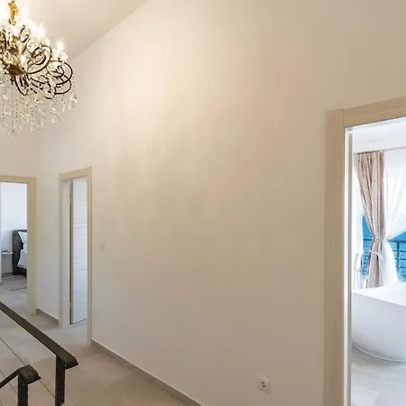 Awesome In Karbuni With Sauna