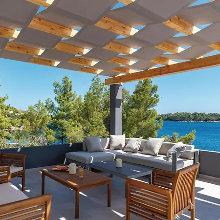 Awesome In Karbuni With Sauna Casa vacanze Potirna