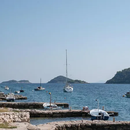 Lovely In Karbuni With Sauna Prizba