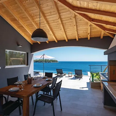 Awesome In Karbuni With Sauna * Potirna