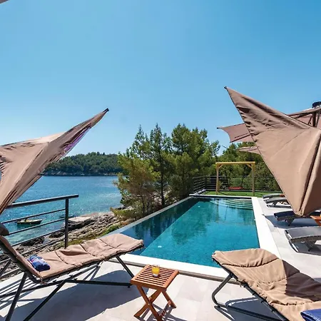 Awesome In Karbuni With Sauna *