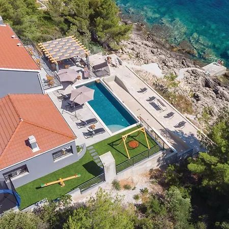 Awesome In Karbuni With Sauna *