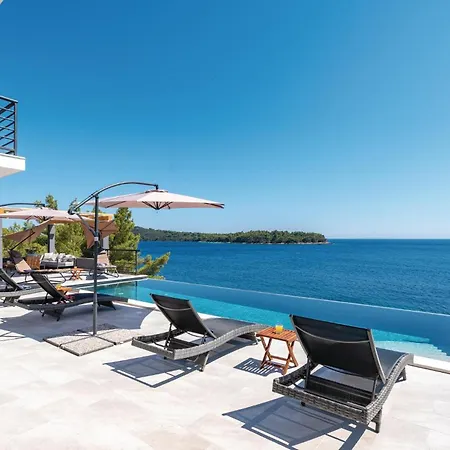 Awesome In Karbuni With Sauna Casa de Férias